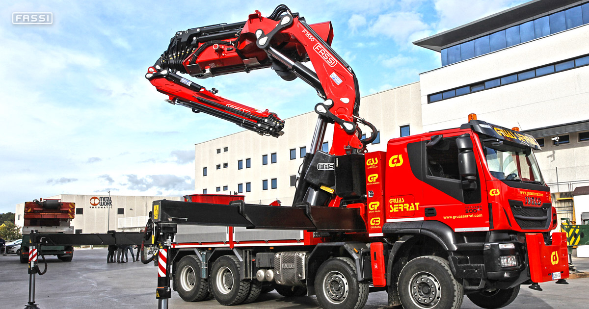 Fassi-Kran F1650RAL.2.28 für eine Verleihfirma