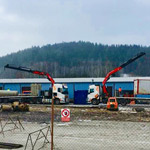 Zwei Fassi-Krane entladen in Tschechien