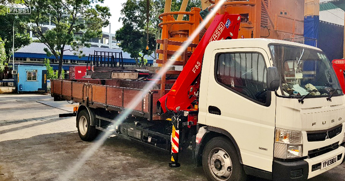 Fassi F85B.0.24 für Landschaftsbau in Singapur