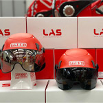 Italian design and Fassi red for the new helmet