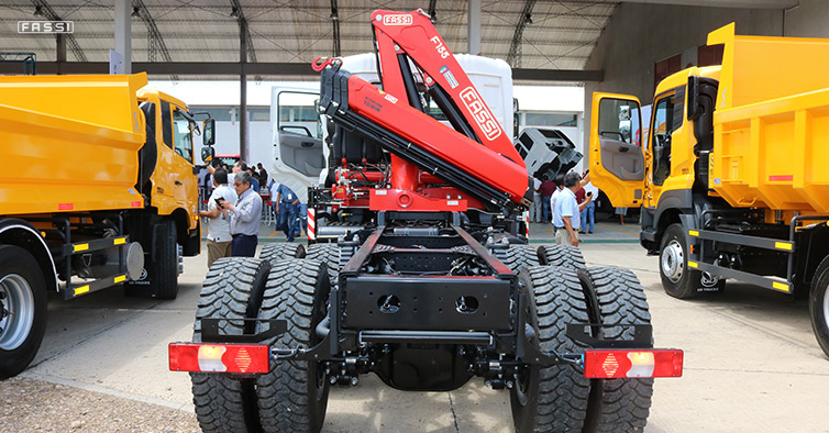 Fassi represented at Bolivian UD truck launch 01