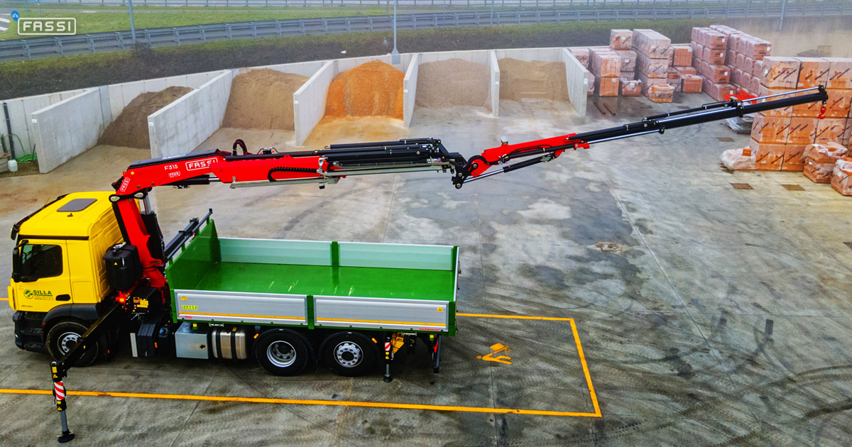 SILLA steigert seine Betriebseffizienz mit den Kranen F315B.2.24 und F30M.0.22 von Fassi