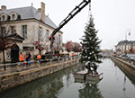 Christmas Seine Fassi Crane