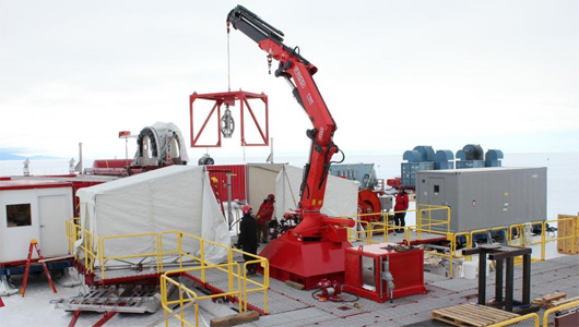 Fassi-knuckle-boom-crane-antarctic-research