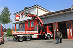 Vehicle of the fire brigade with Fassi crane