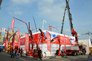 Foto dello stand Fassi al SAIE 2012 stand-saie-2012-fassi