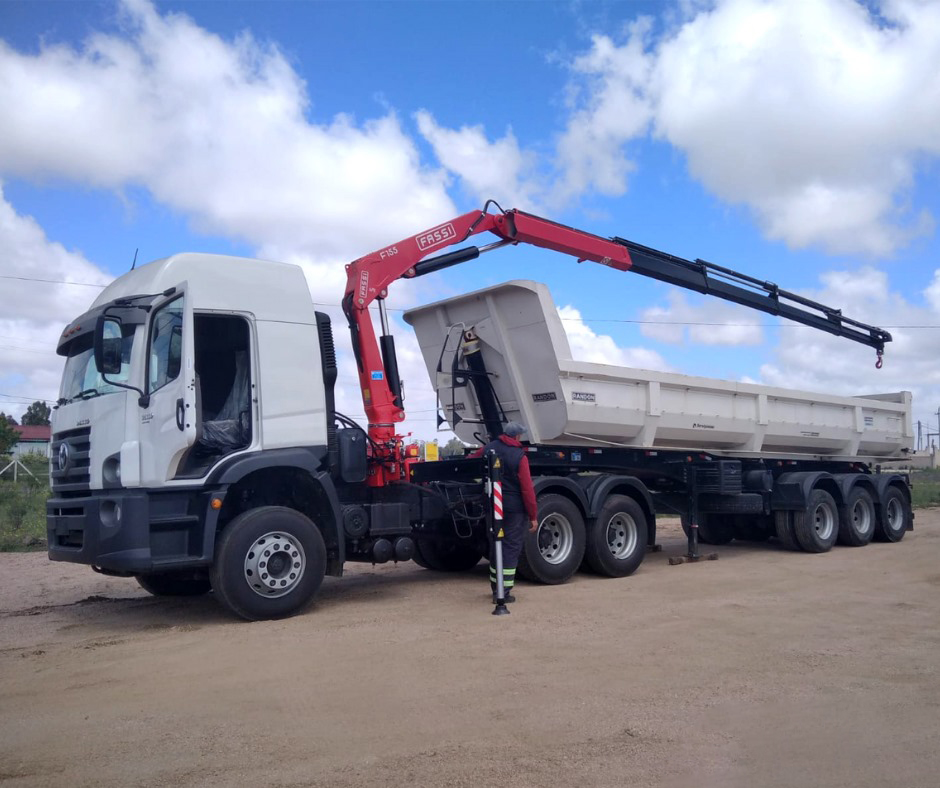Fassi-F155A-0-24-active-crane-installed-onto-a-Volkswagen-on-road-tractor-unit-1.jpg