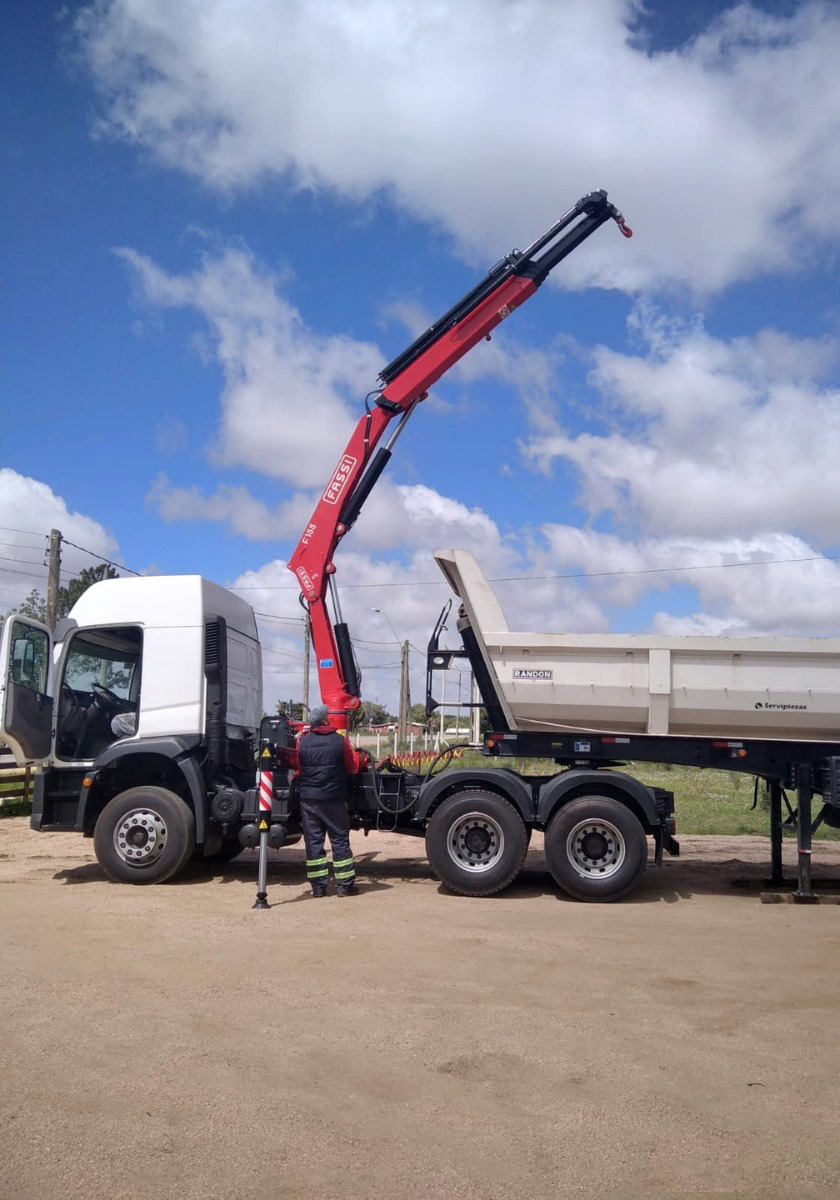 Fassi-F155A-0-24-active-crane-installed-onto-a-Volkswagen-on-road-tractor-unit-2.jpg