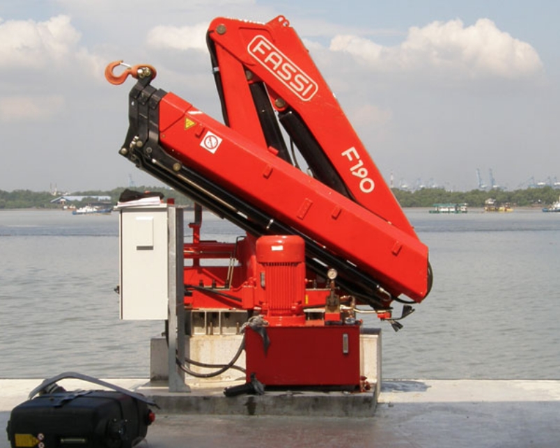 fassi-special-version-marine-crane-03