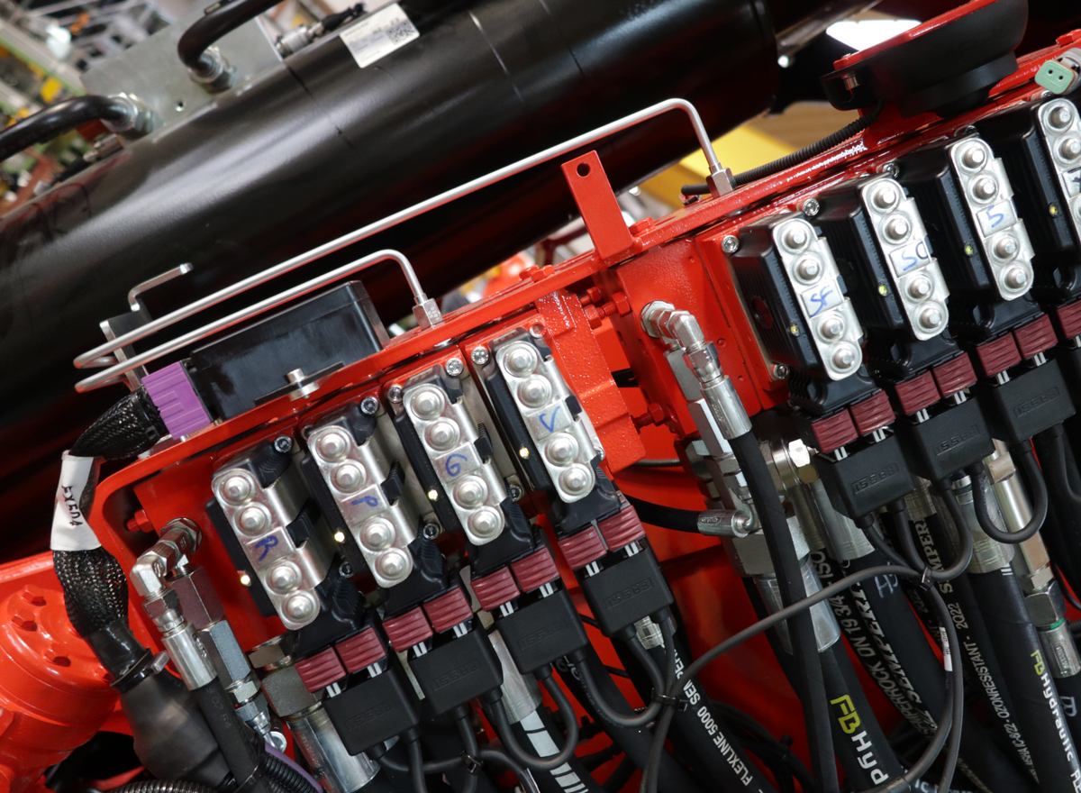 D900 – Digital Multifunction Distributor Bank