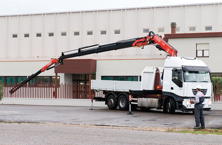 fassi-truck-mounted-crane-F455A-e-dynamic-01 fassi-truck-mounted-crane-F455A-e-dynamic-01