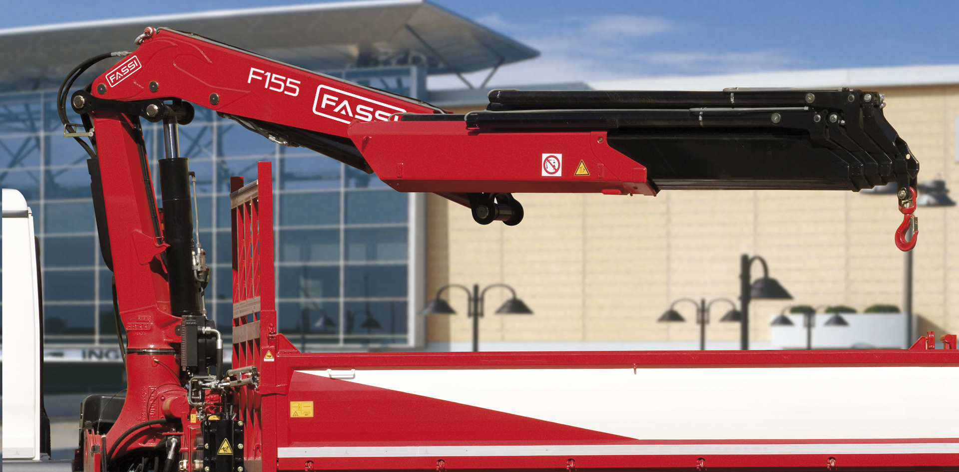 f155a.2-dynamic-copertina