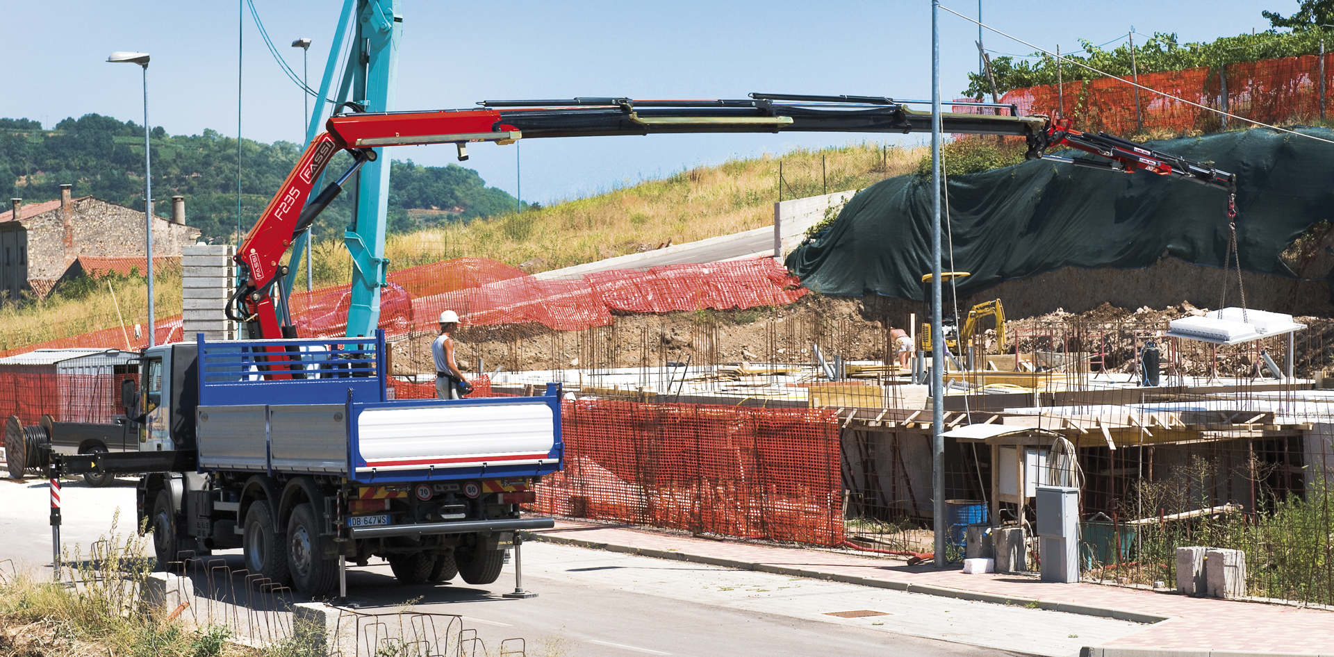 f235a-e-dynamic-copertina