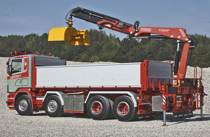 fassi-boom-crane-F235A-e-dynamic-01