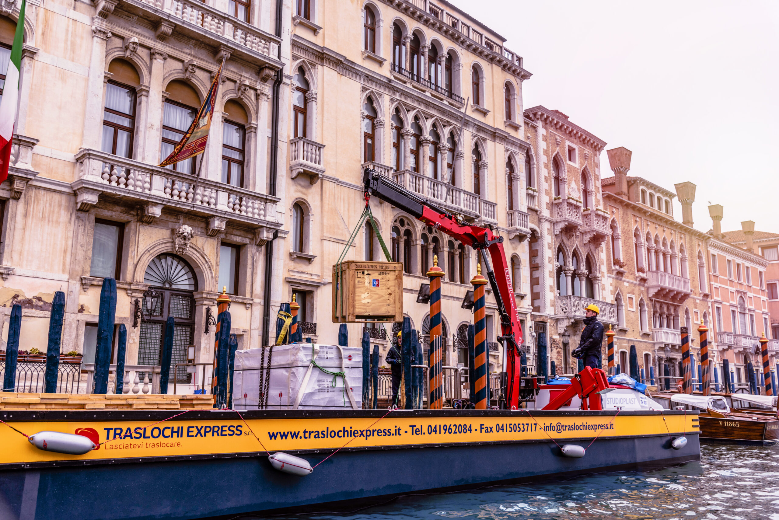 f110b.2-dynamic-gallery-1