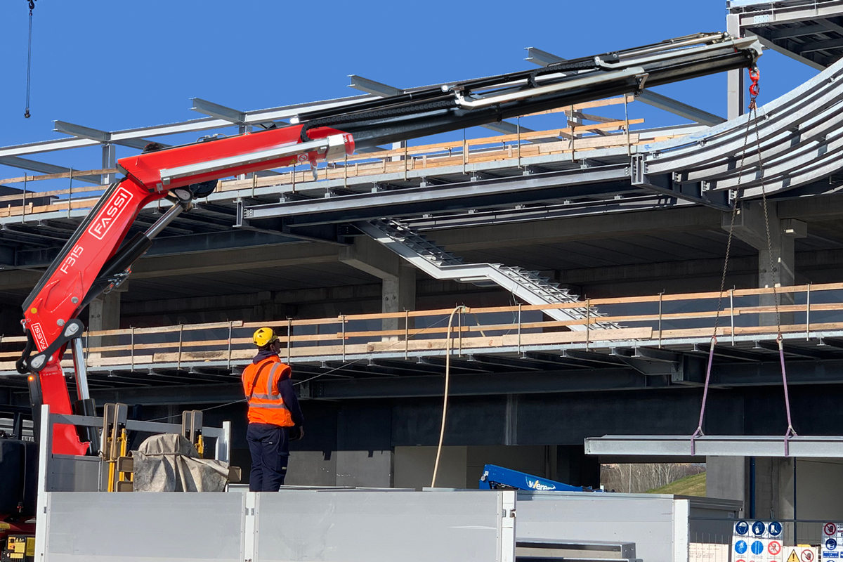 f315b.2-e-dynamic-copertina-mobile f315b.2-e-dynamic-copertina-mobile