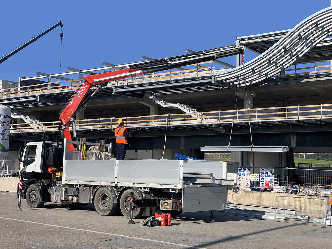 fassi-loader-crane-F315B-e-dynamic-01 fassi-loader-crane-F315B-e-dynamic-01