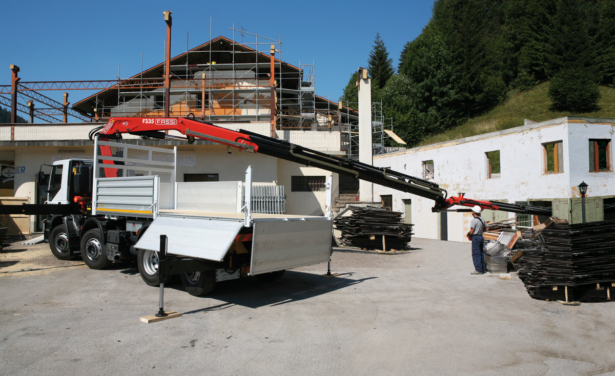 fassi-loader-crane-F335RA-e-dynamic-04 fassi-loader-crane-F335RA-e-dynamic-04